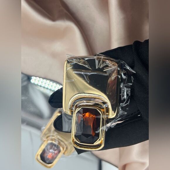 Bold Gold-Tone Geometric Earrings with Amber Accent - Picture 3 of 6